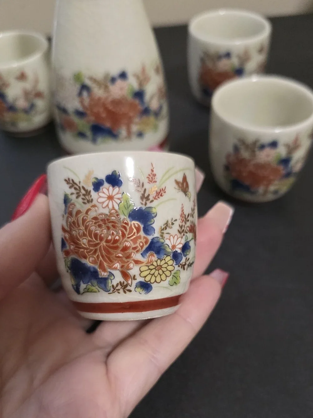 Japanese-Style Ceramic Sake Set with Floral Motif - White & Red - MADE IN JAPAN